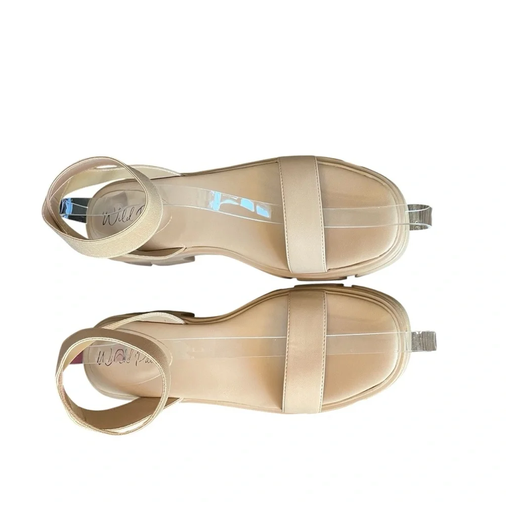 Wild‎ Pair Women's Beige Chunky Sandals NIB